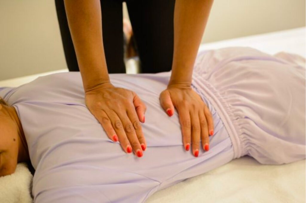 Personne qui se fait masser